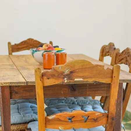 Casa Jazmin, Traditional Townhouse With Great Views Hansonholiday *