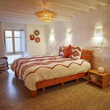 Casa Jazmin, Traditional Townhouse With Great Views Hansonholiday *